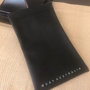 Quay sunglass case *brand new